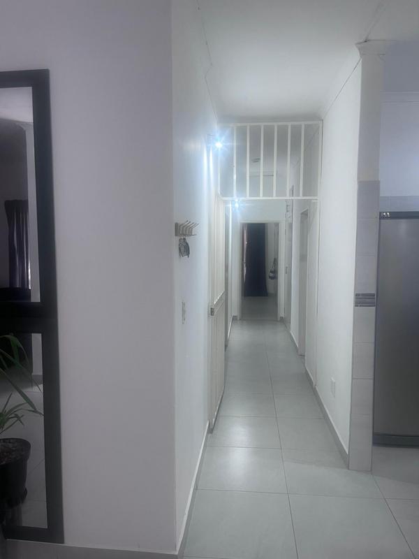 To Let 3 Bedroom Property for Rent in Riviera Park North West